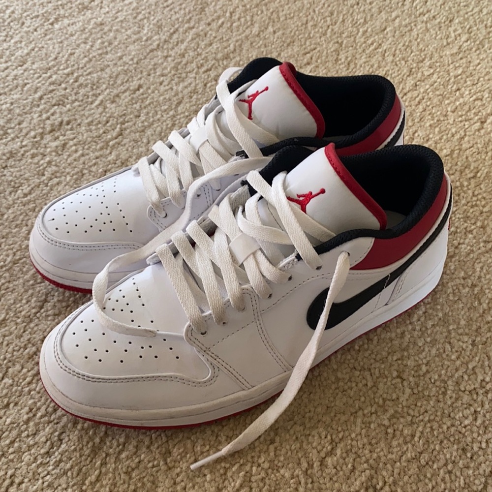 red, black, and white jordan 1 lows